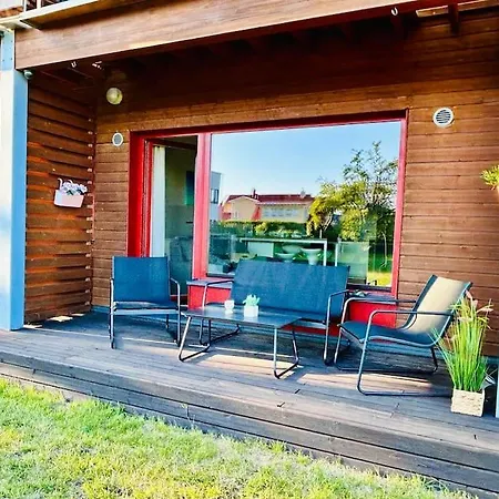 Baech And Central Area 10 Min Walk Terrace Apartment
